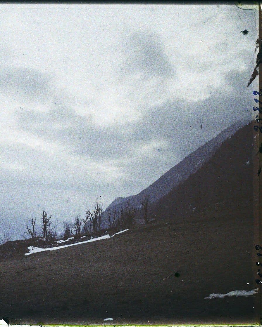 La vallée de Chamonix le soir vers le col du Tricot, photographie ancienne